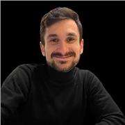 Personal Trainer impartisce lezioni Pratiche e Teoriche per qualsiasi fascia d’età. Disponibile a sedute in presenza o da remoto